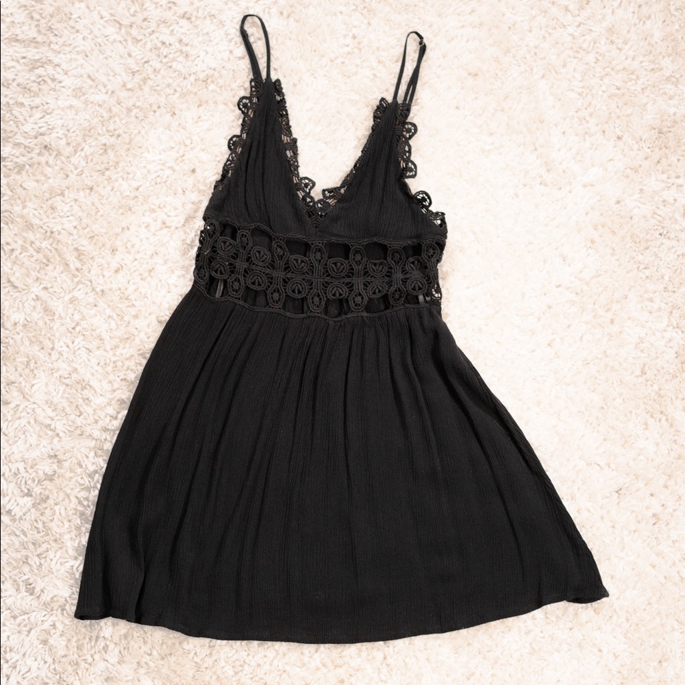 Black sun dress / pool cover